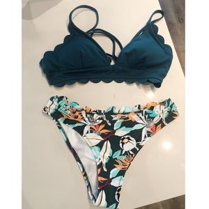 NWT: Cupshe Scalloped Edge V-Neck Printed bottom Binkini